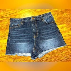 True Craft High Rise Shorts Size 11